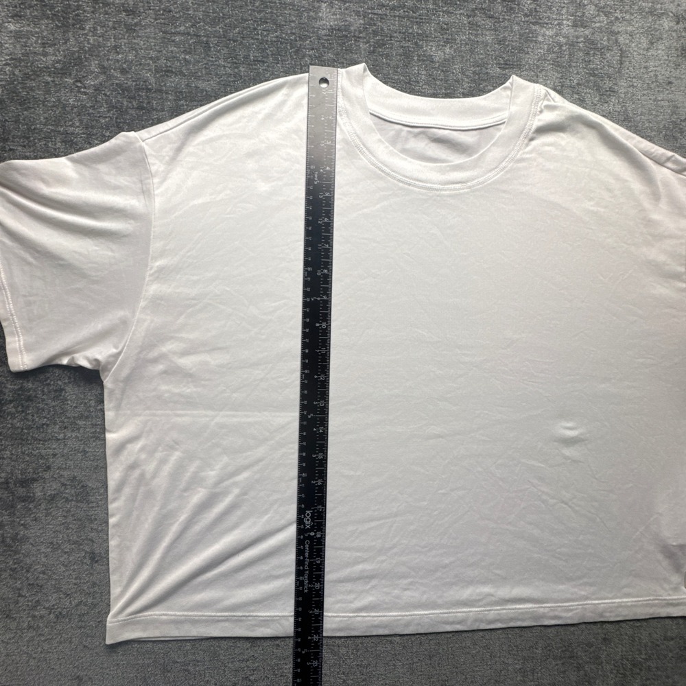 Vuori Energy Muscle Cropped Tee Shirt Womens XL White Relaxed Fit Boxy Crew Neck - Picture 8 of 15